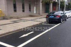 車停在車位也被貼處罰單子？交通警察：這三種停車方式也算違規(guī)！