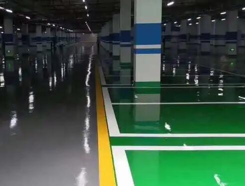 蘇州環(huán)氧地坪解析：地坪漆施工時(shí)怎么樣保護(hù)墻面、設(shè)備不被污染？