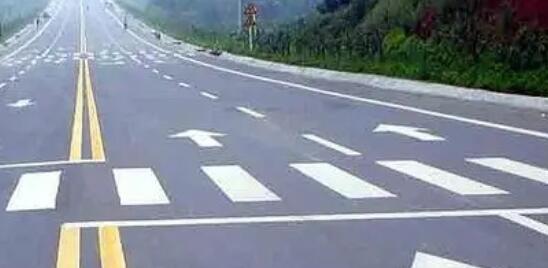 蘇州舊道路劃線(xiàn)重涂需要注意哪些問(wèn)題呢？怎樣清除公路舊標(biāo)線(xiàn)？
