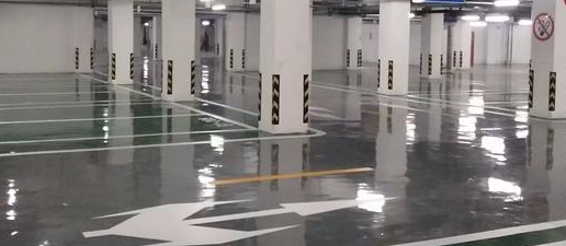 停車位劃線用什么機(jī)器？助您打造秩序停車場(chǎng)！