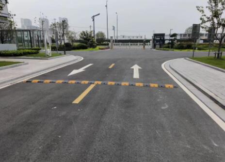 江蘇中穎，專業(yè)市道路劃線施工，打造安全暢通的城市道路